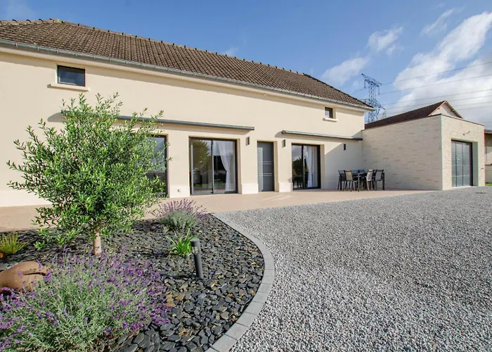 Le Clos Suzette بيت للعطل Bouranton